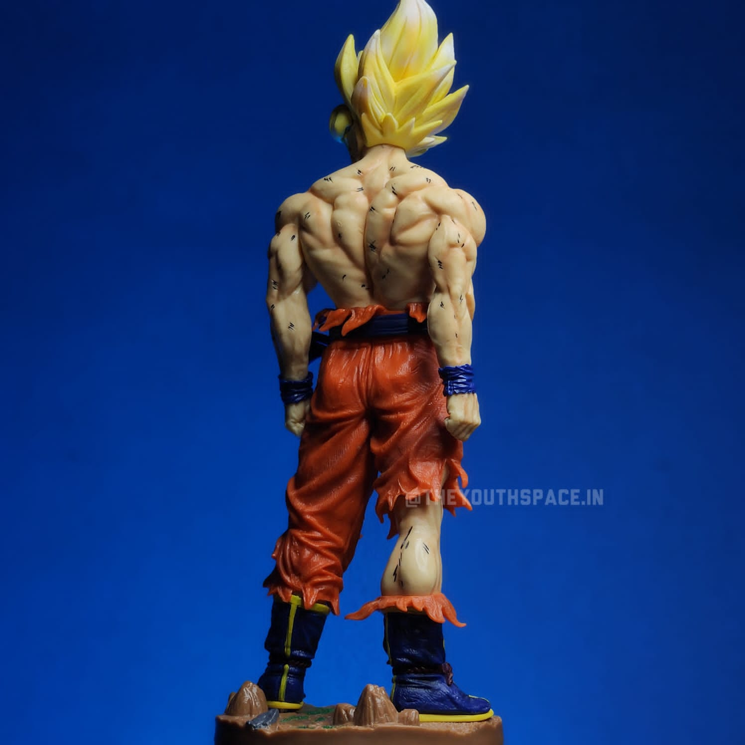 Son goku deals action figure