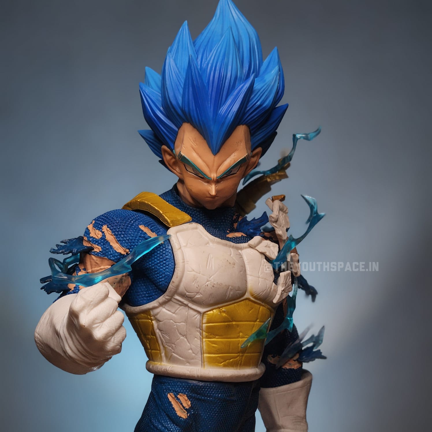 BATTLE DAMAGED VEGETA ACTION FIGURE (45 cm) - DRAGON BALL