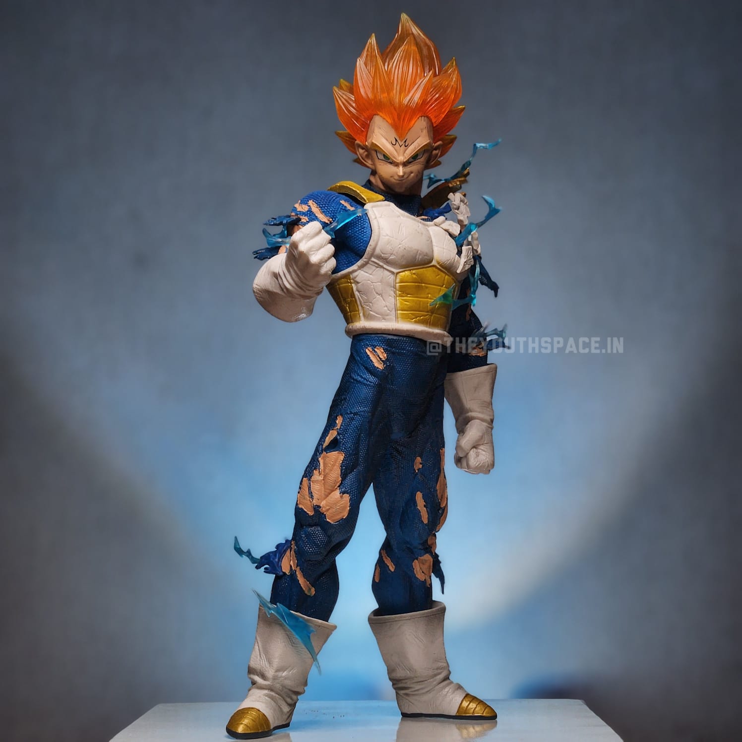 BATTLE DAMAGED VEGETA ACTION FIGURE (45 cm) - DRAGON BALL