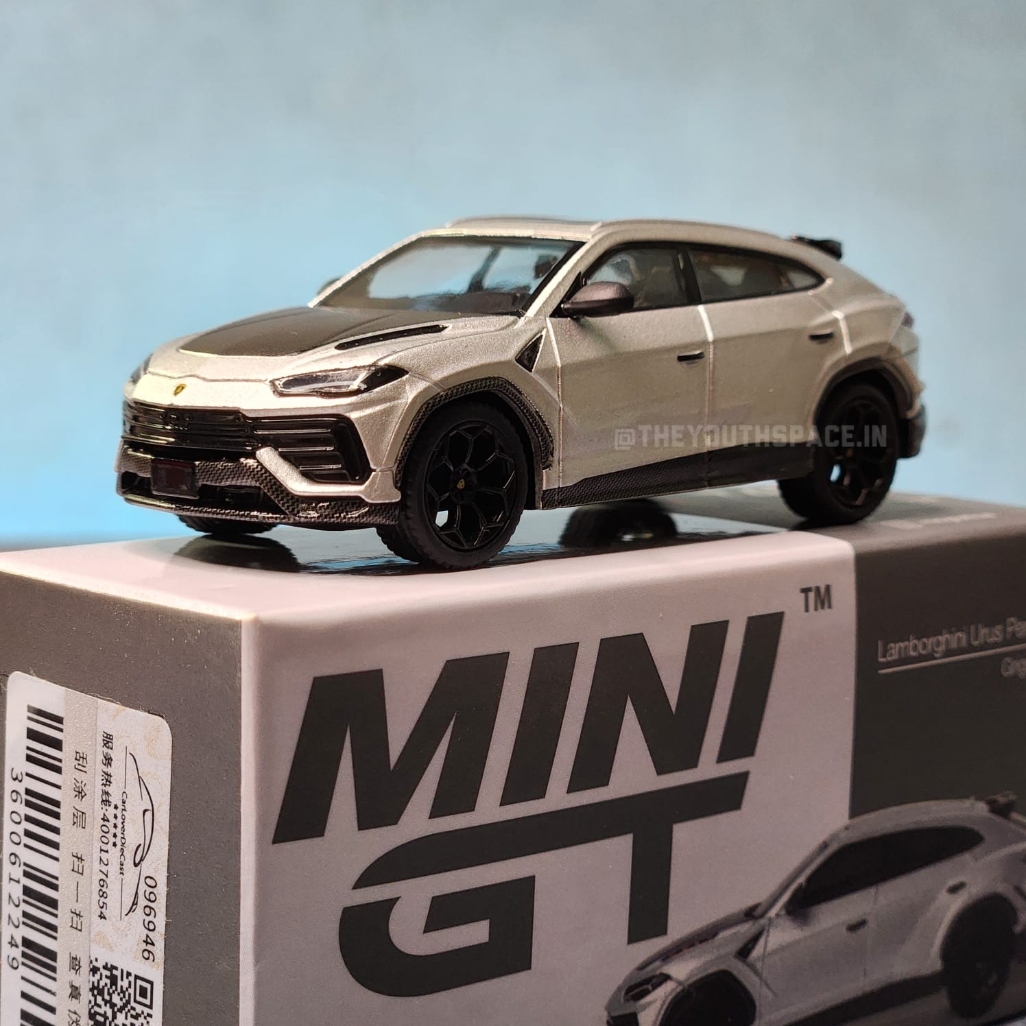 Mini GT 747 Lamborghini Urus Performante Grigio Nimbus 1/64 Imported