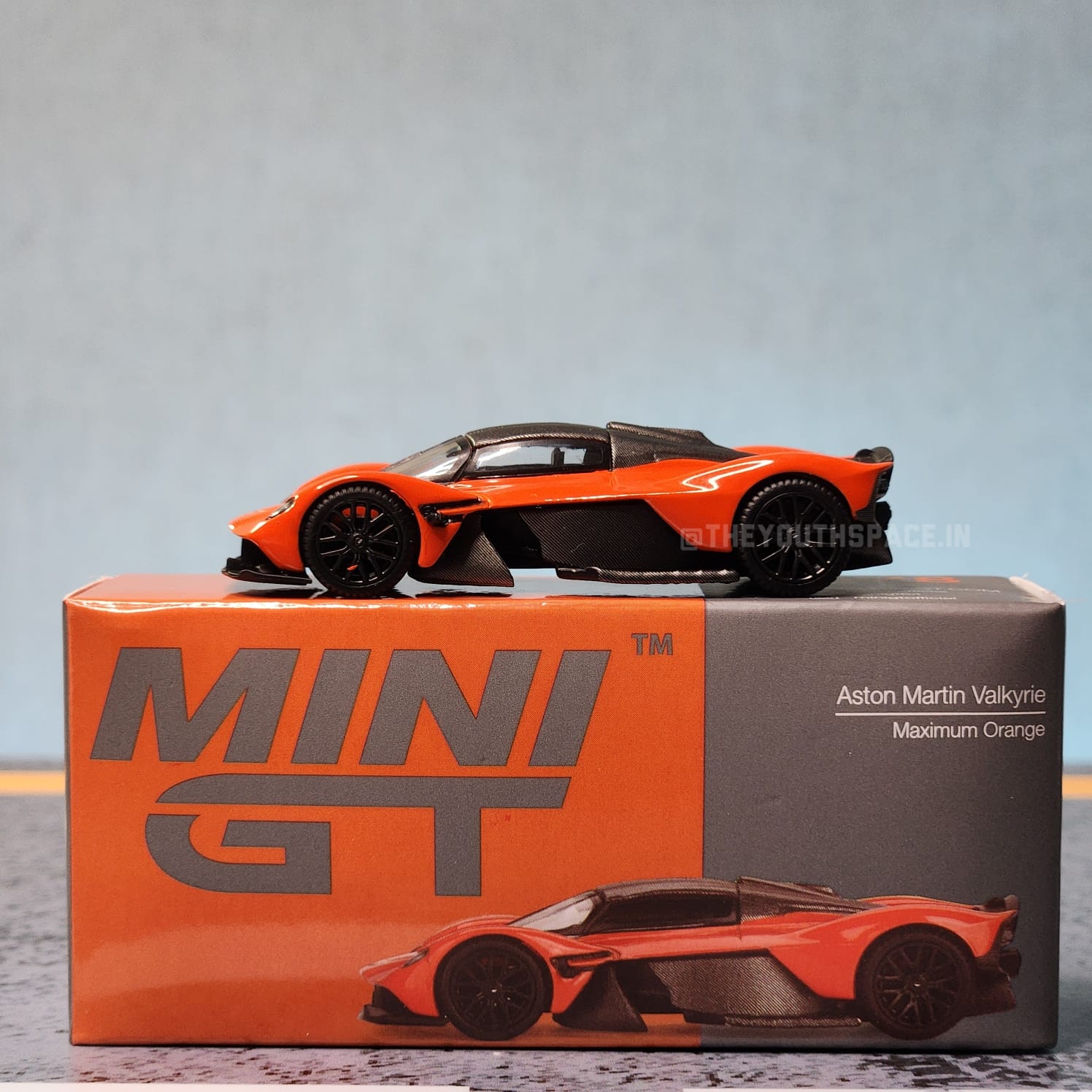 Mini GT Aston Martin Valkyrie Maximum Orange 1/64 Imported