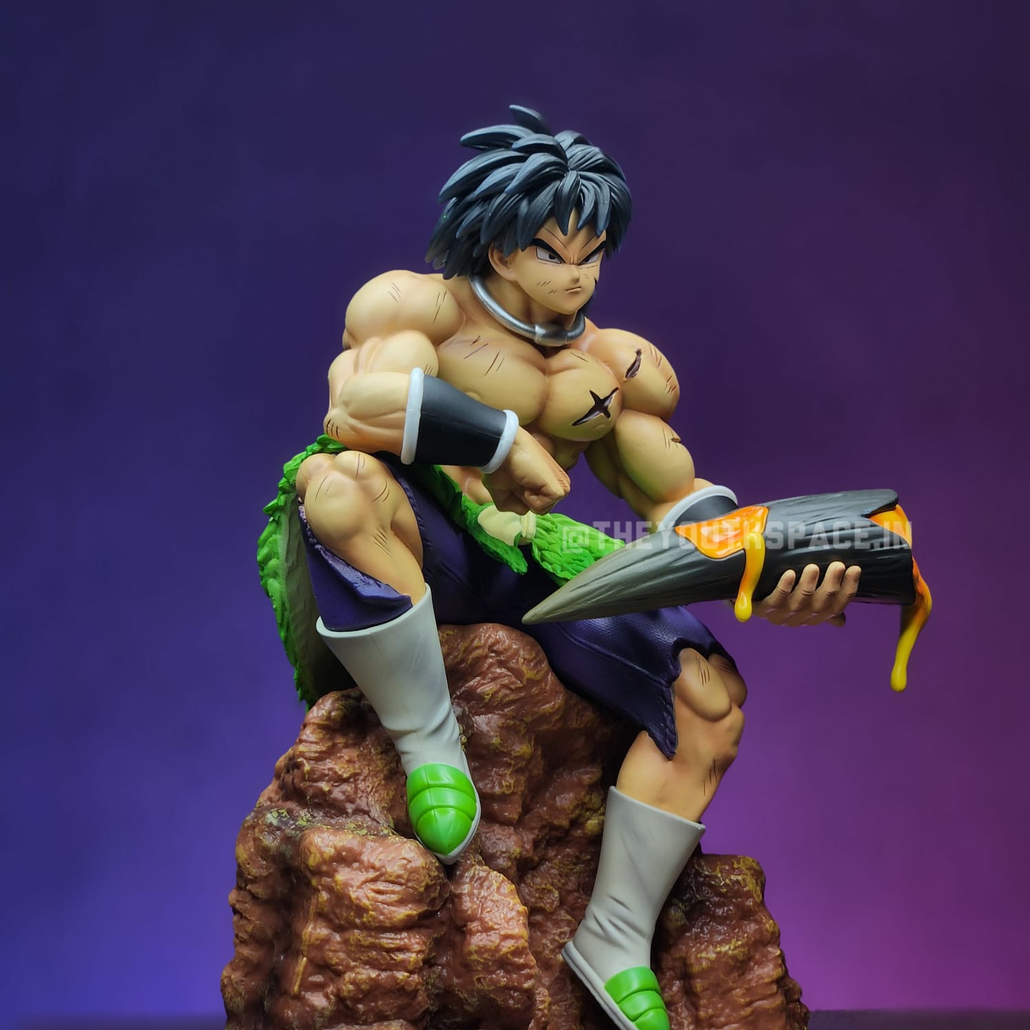 Broly store figure action