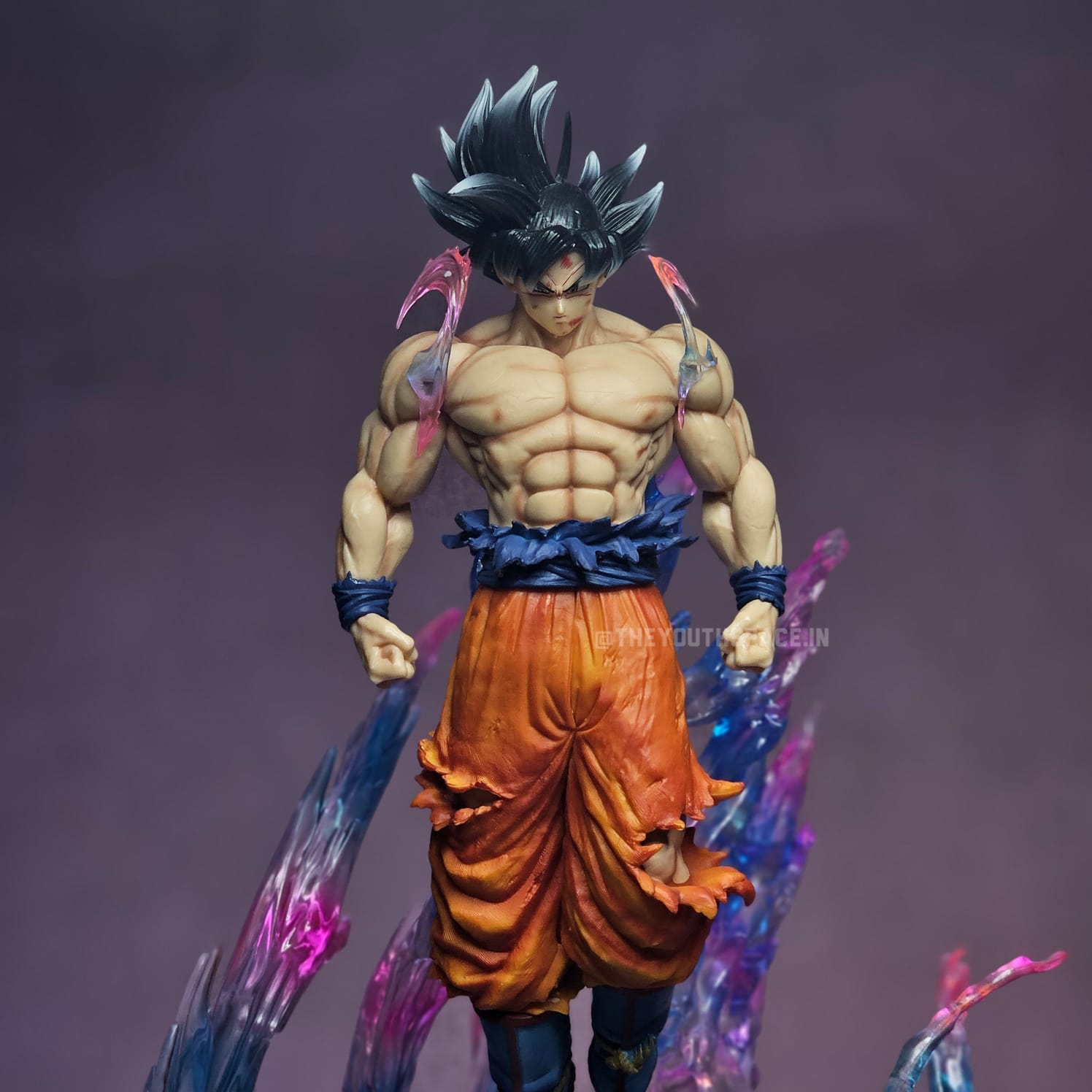 GOKU ULTRA INSTINCT ACTION FIGURE (53 CM) - DRAGON BALL