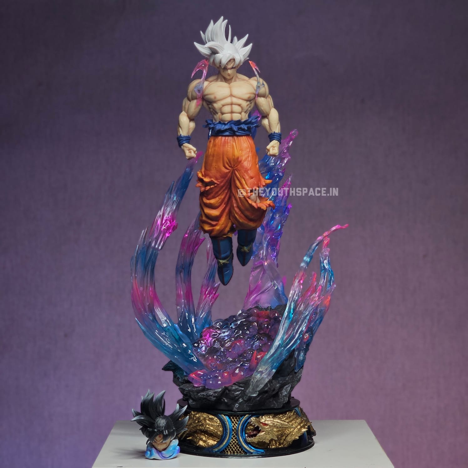 GOKU ULTRA INSTINCT ACTION FIGURE (53 CM) - DRAGON BALL