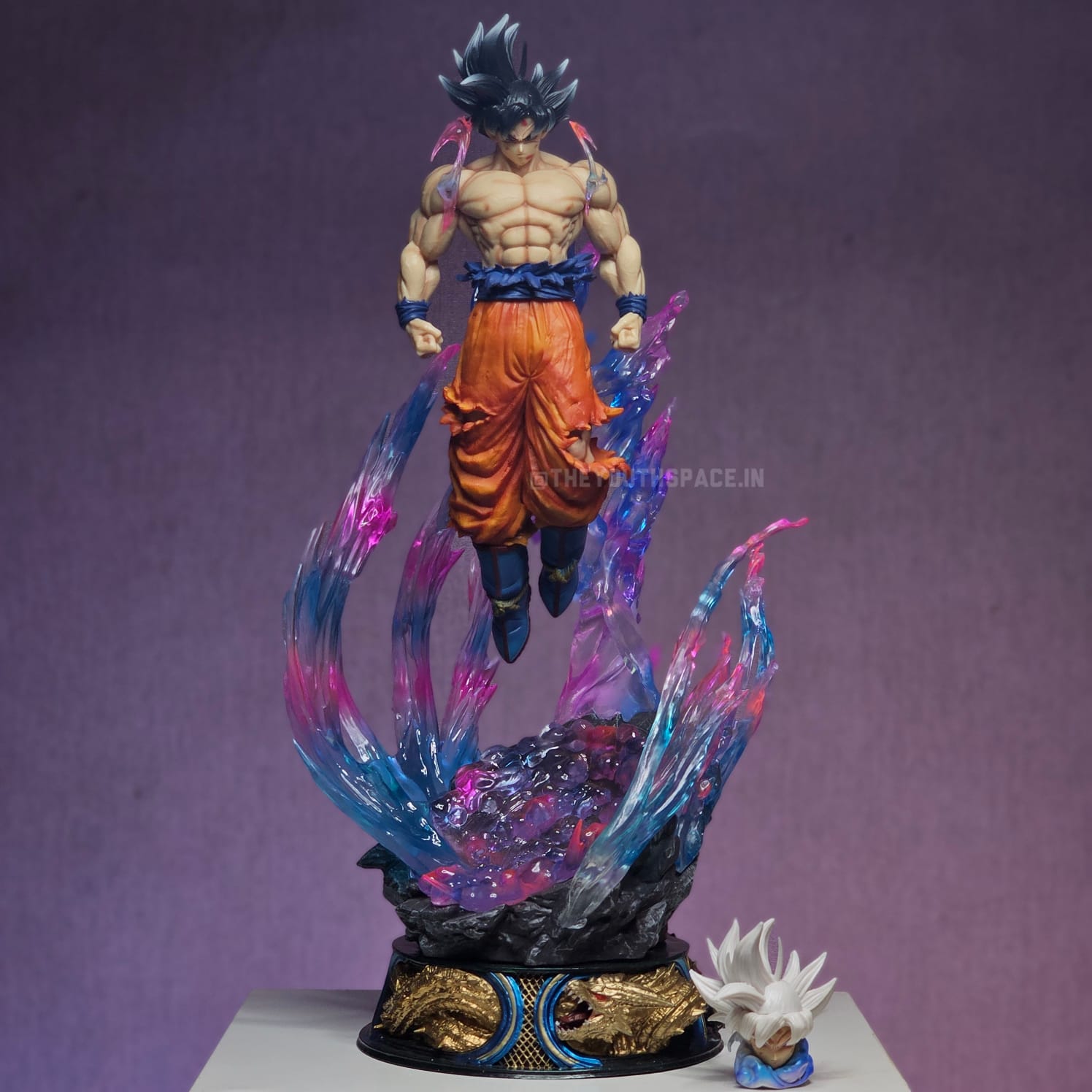 GOKU ULTRA INSTINCT ACTION FIGURE (53 CM) - DRAGON BALL