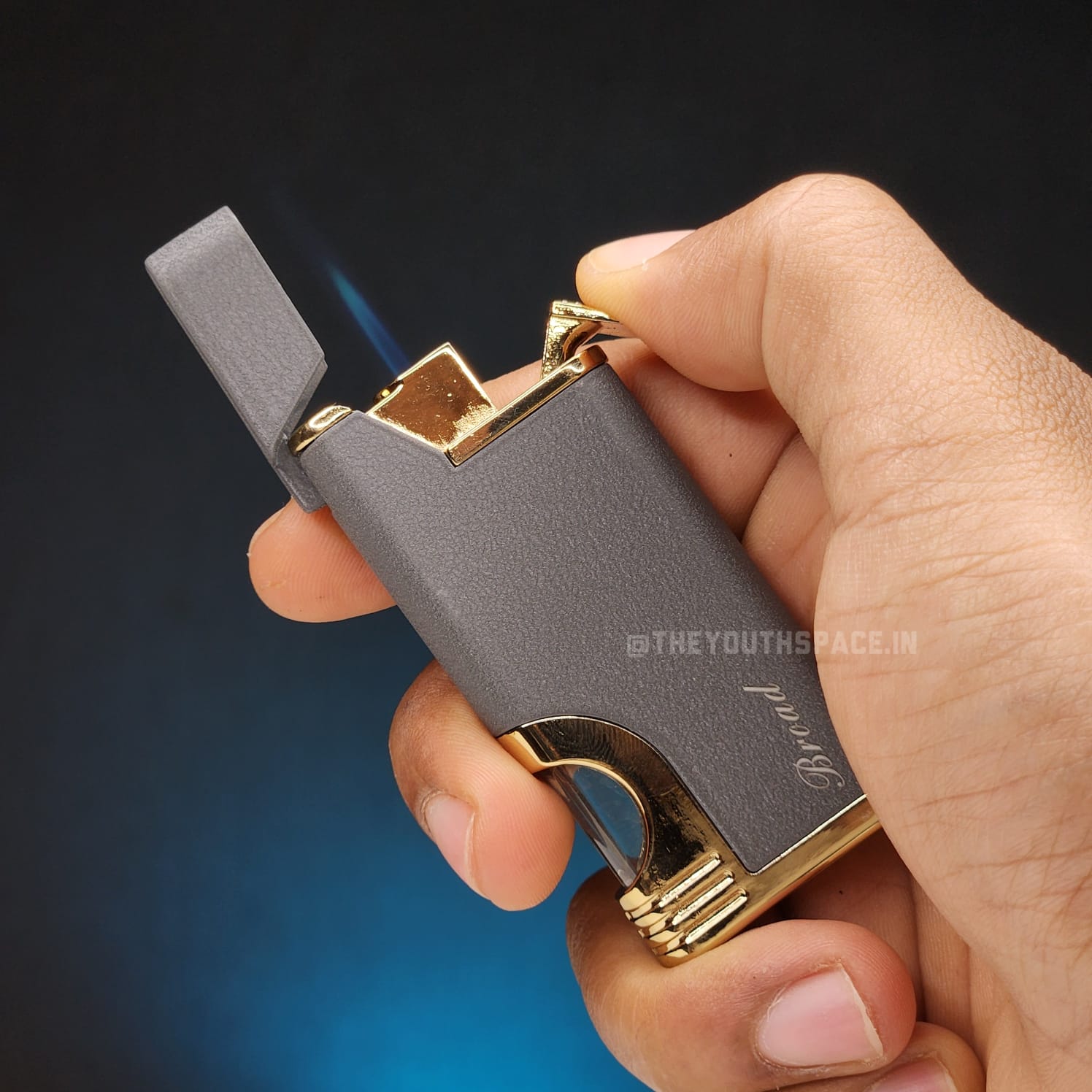 Sleek Fancy jet lighter with visible fuel tank (Metallic)