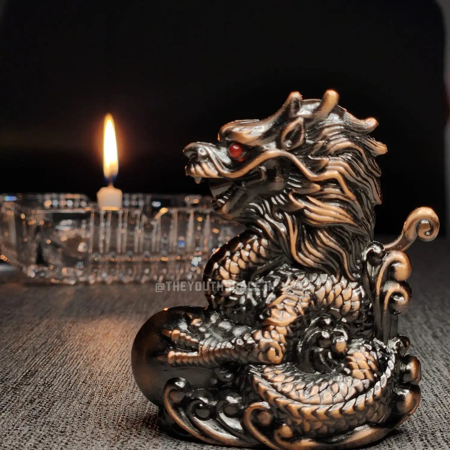 Dragon Showpiece Lighter (Metallic)