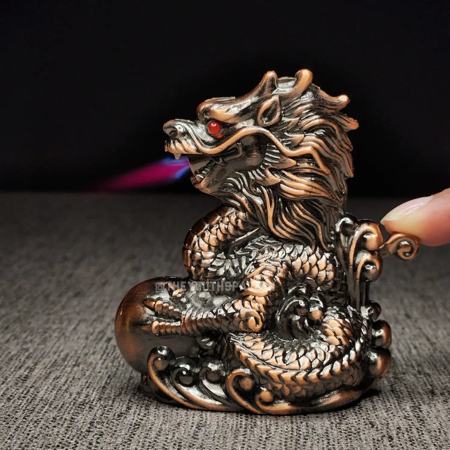 Dragon Showpiece Lighter (Metallic)