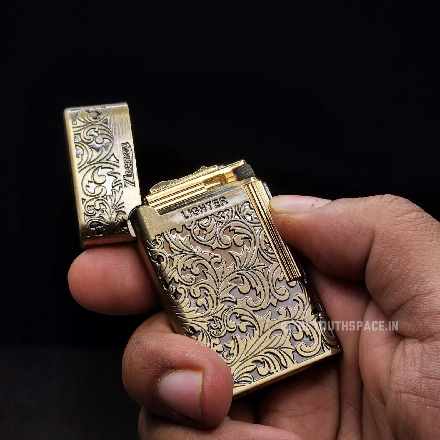 Vintage Carved Flint Stone Lighter (Metallic)