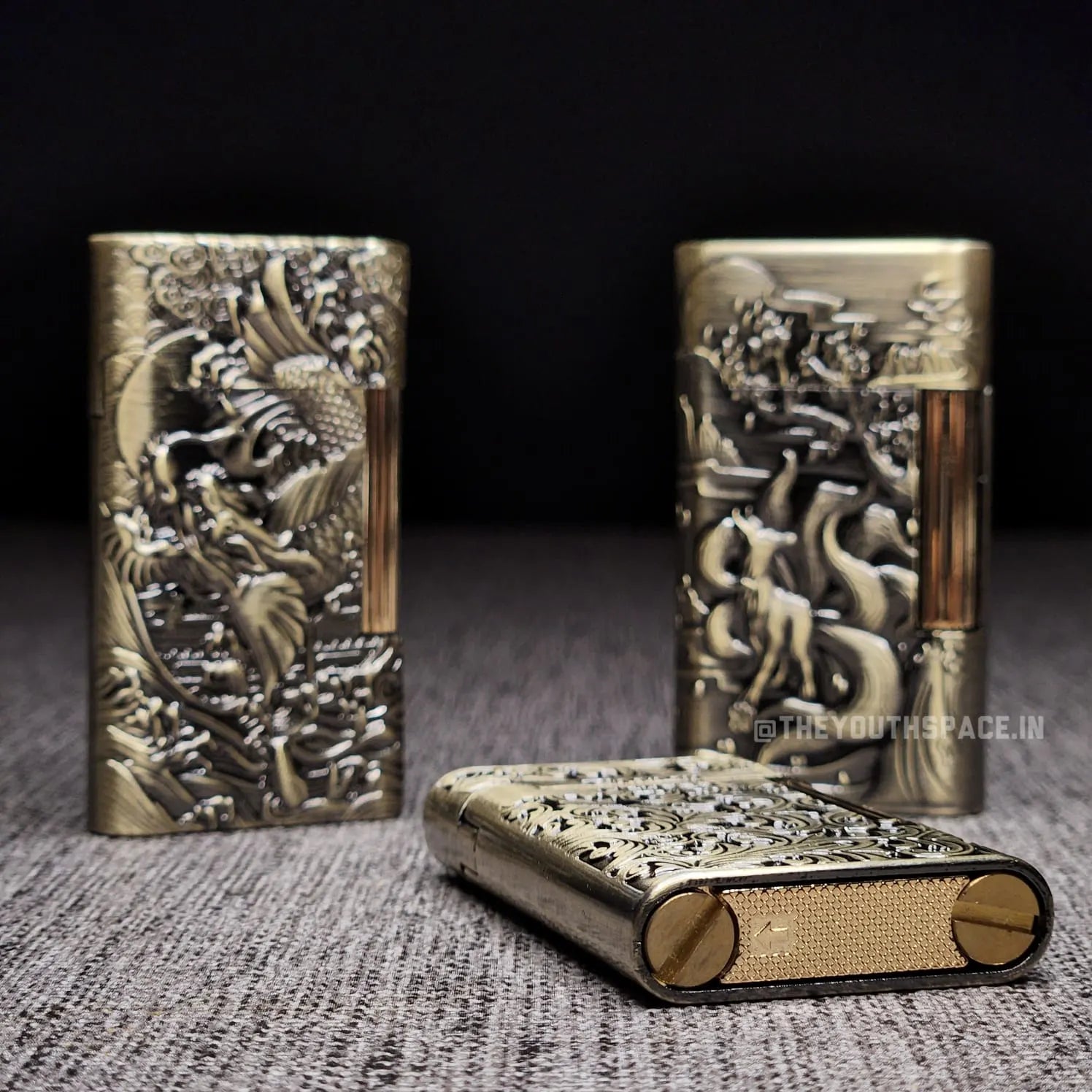 Vintage Carved Flint Stone Lighter (Metallic)