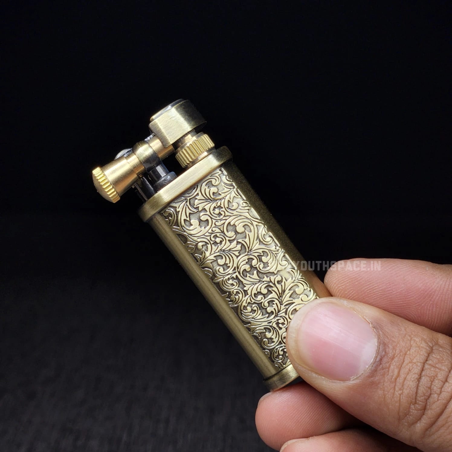 Vintage Intricate Design Lift Arm Metal Lighter