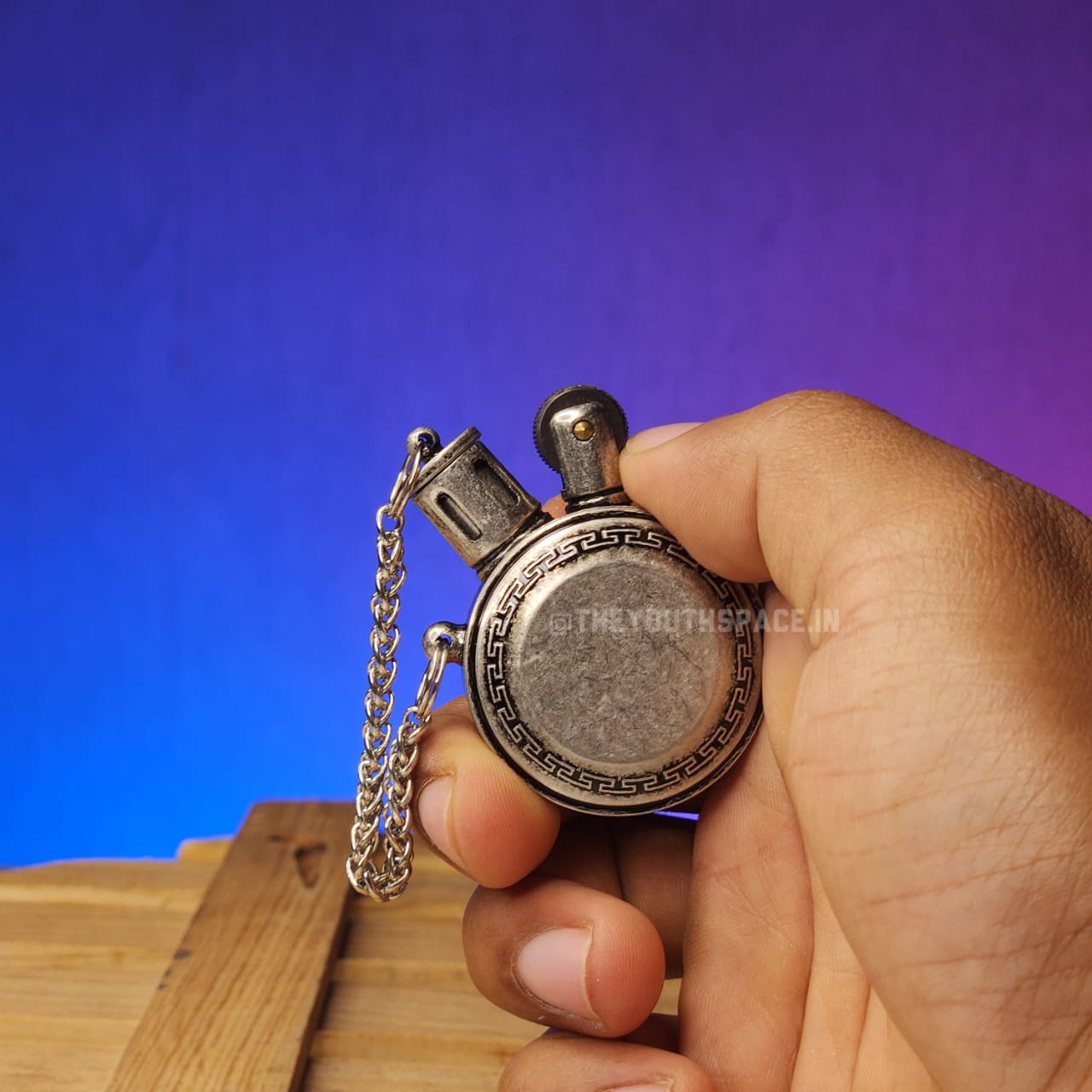 Antique heritage lighter (Metallic)