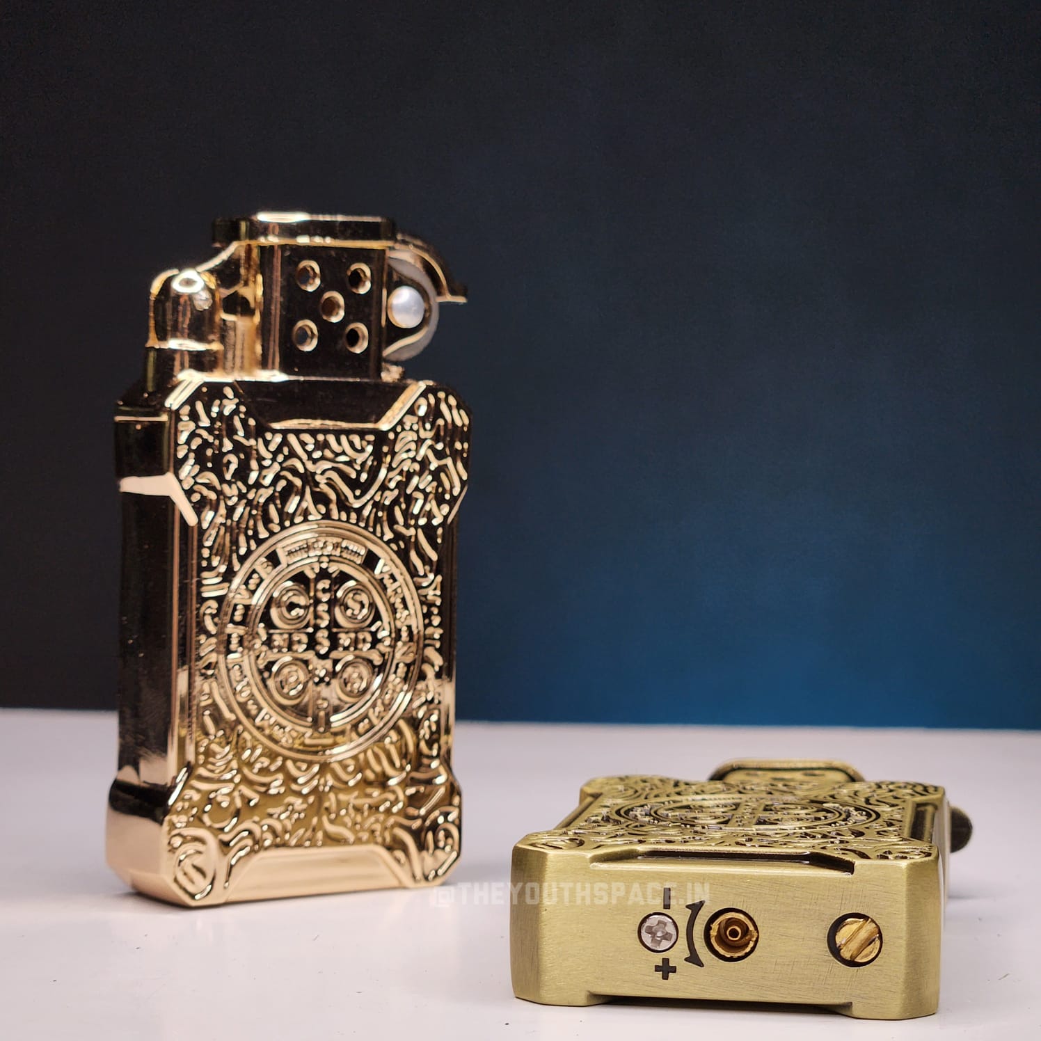 Engraved Flint Wheel Lighter (Metallic)