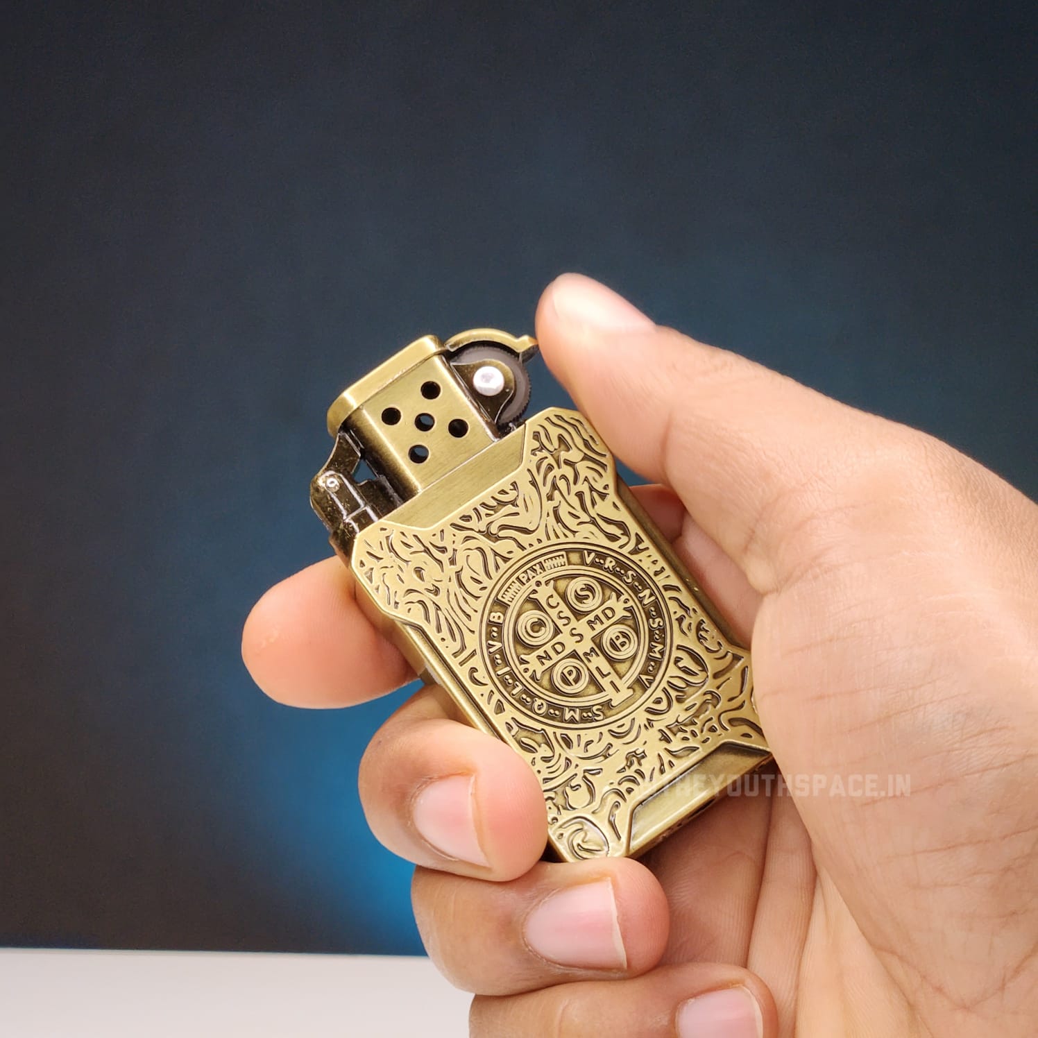Engraved Flint Wheel Lighter (Metallic)