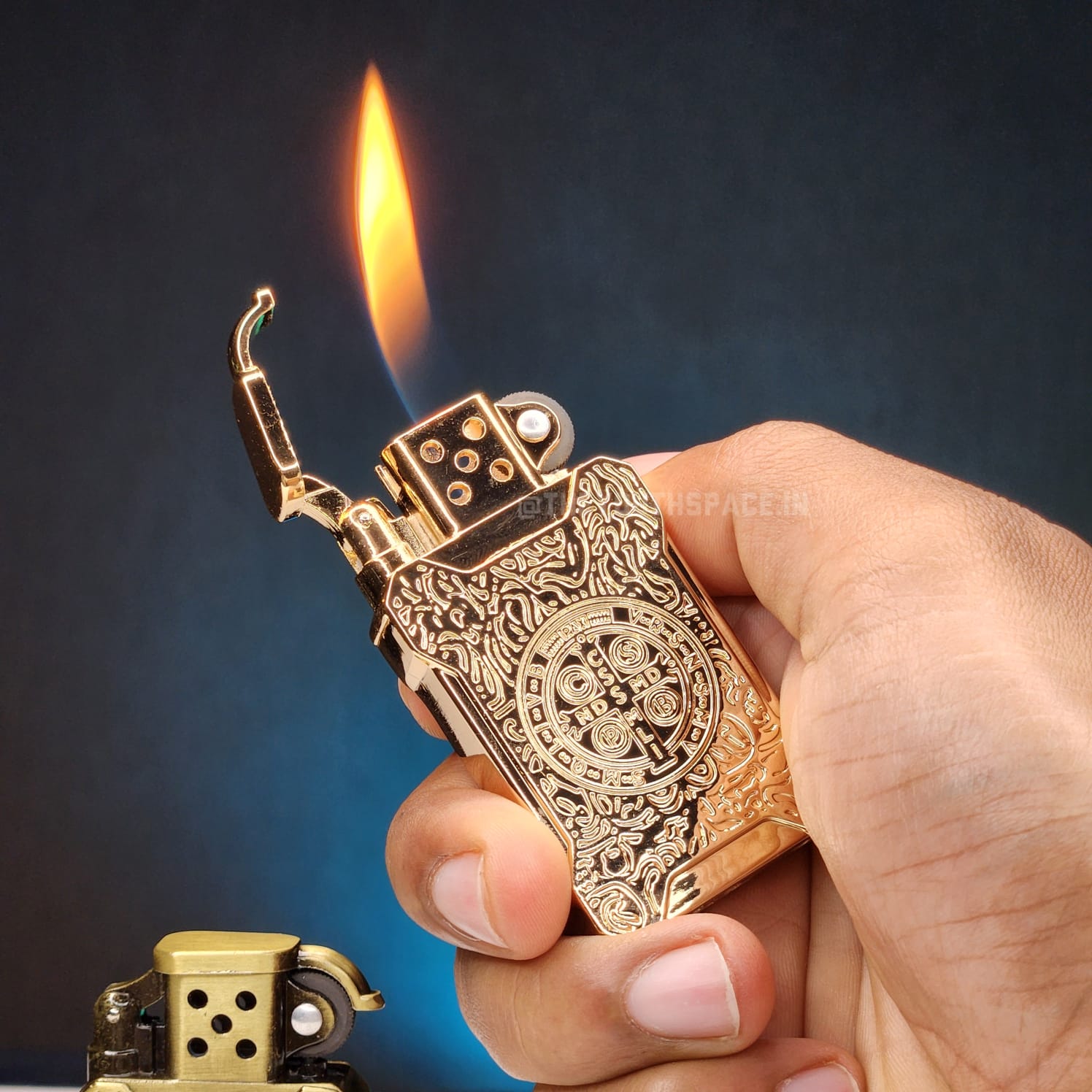 Engraved Flint Wheel Lighter (Metallic)