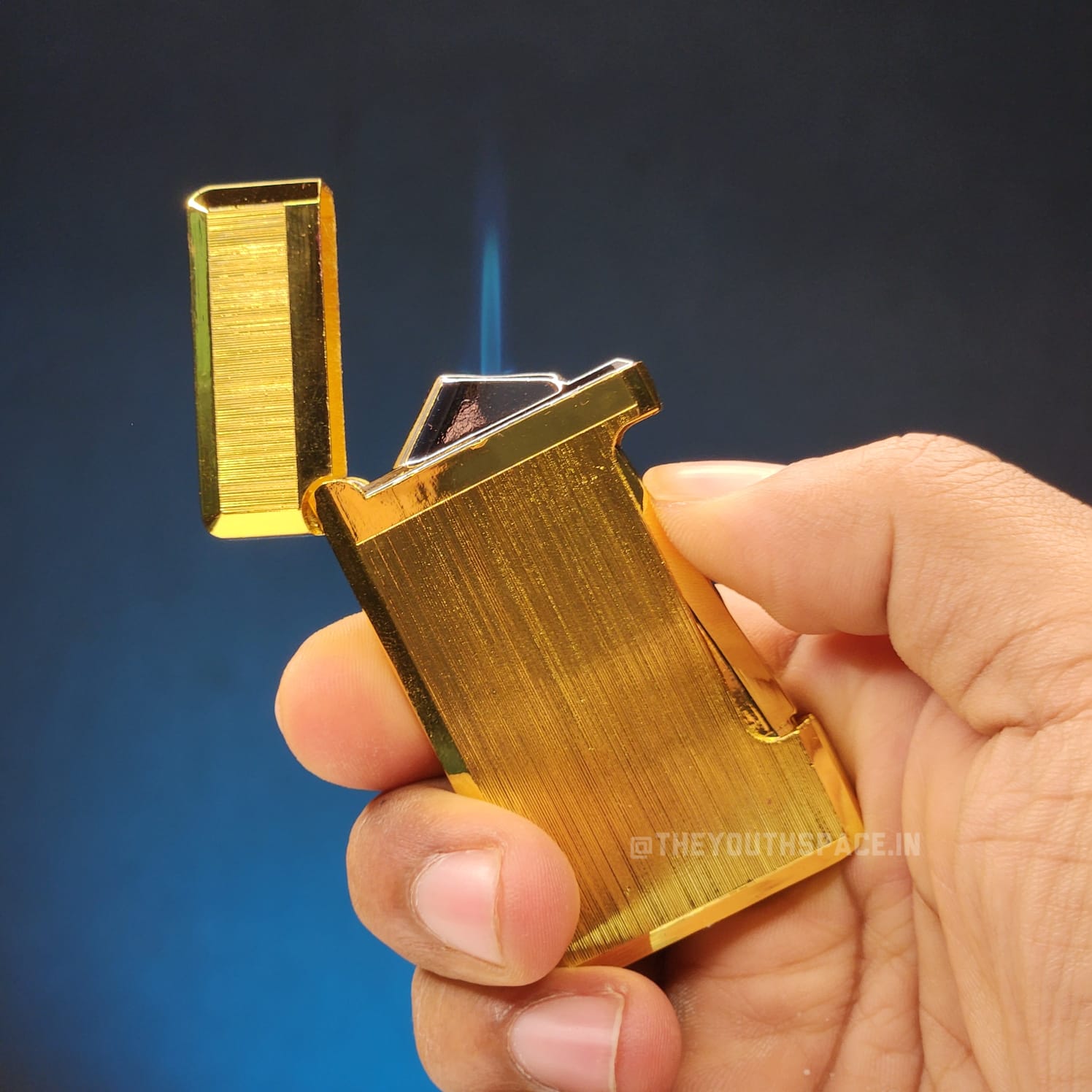 Sleek Textured Jet Flame Lighter (Metallic)