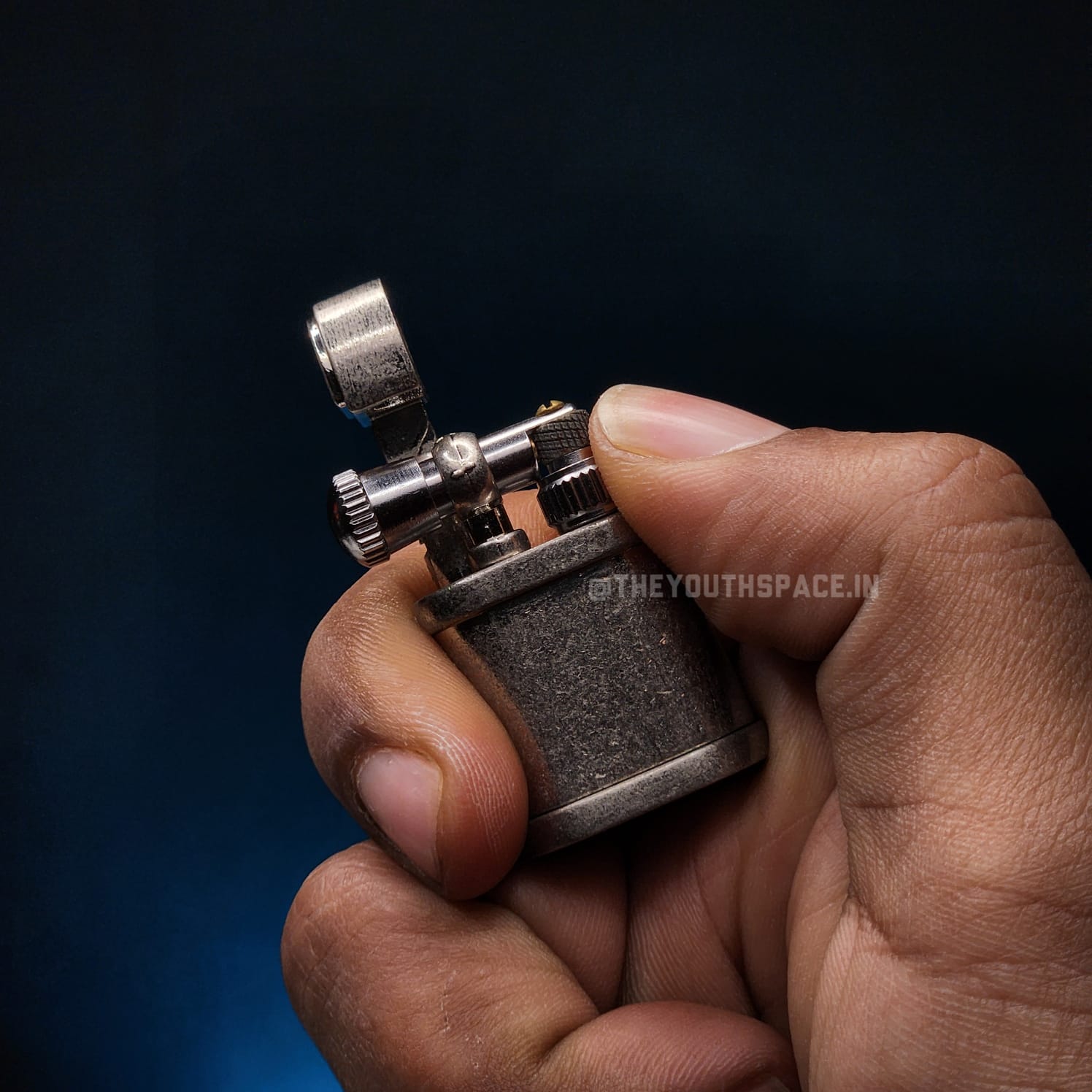 Mini Vintage Portable Hiking Lighter (Metallic)