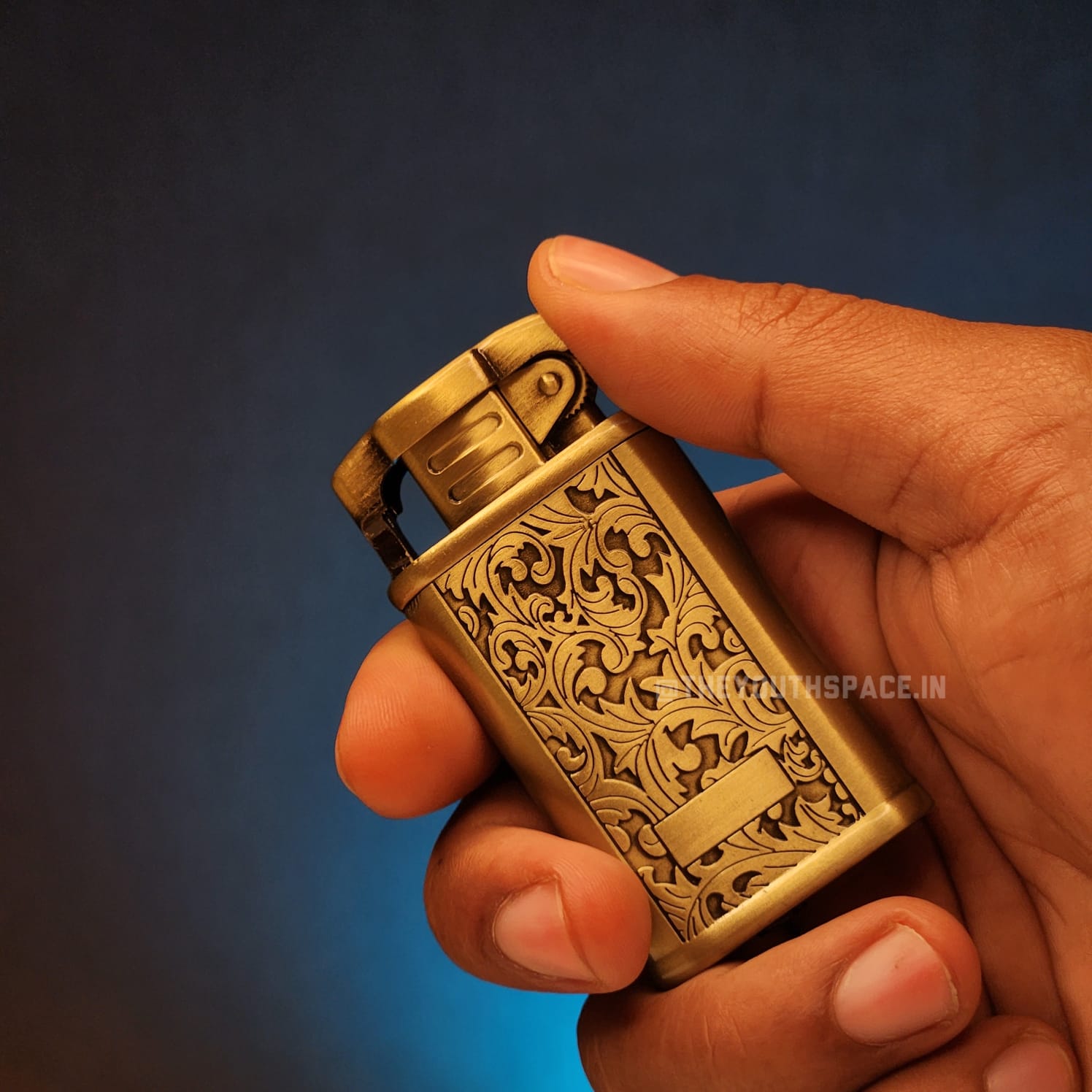 Golden Vintage Design Lighter (Metallic)