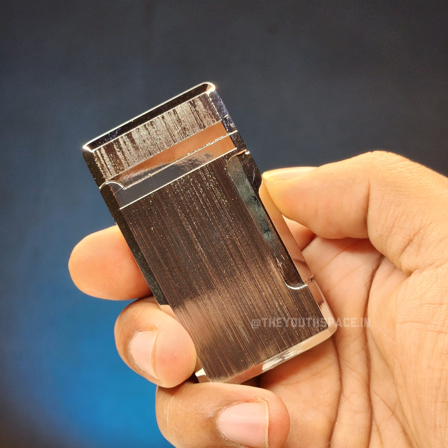 Sleek Textured Jet Flame Lighter (Metallic)