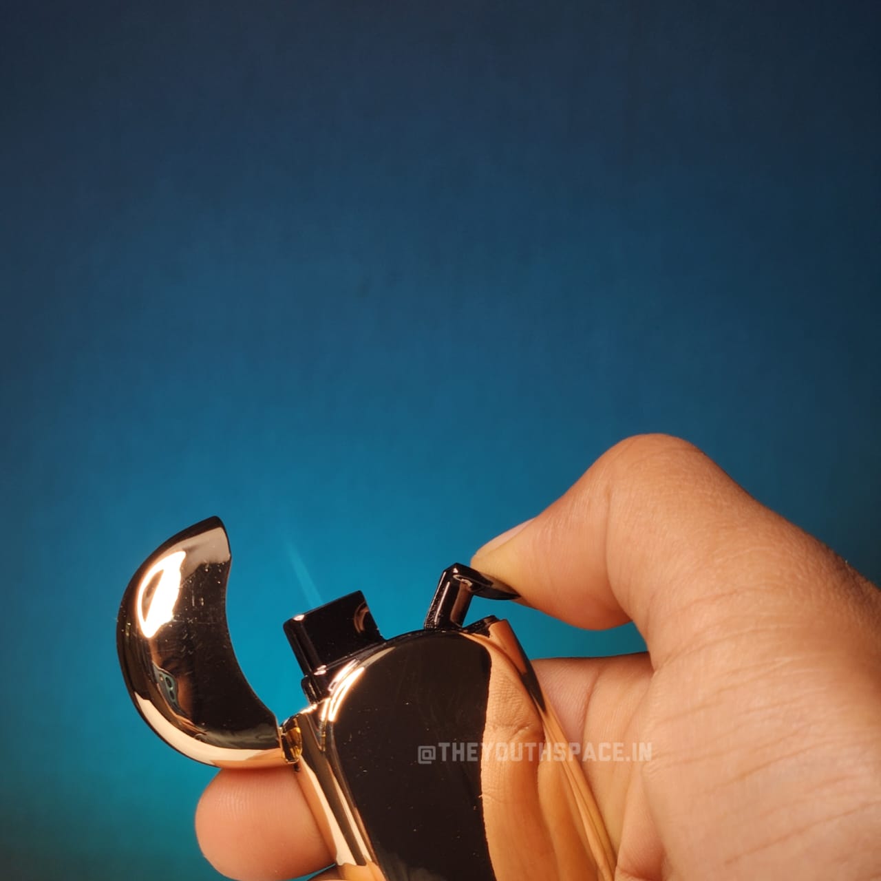 IgnisPod Capsule shaped Premium Jet Lighter (Metallic)