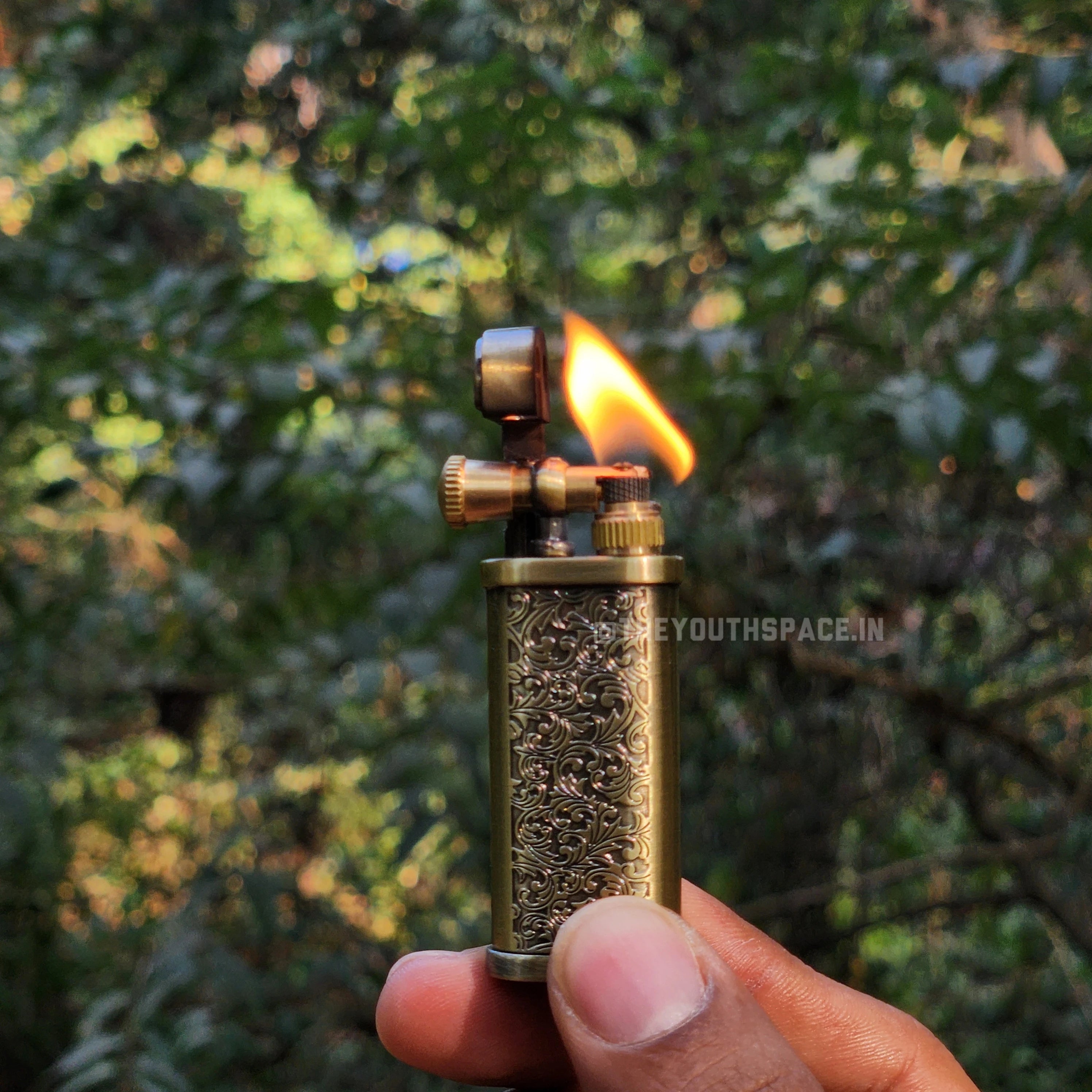 Vintage Intricate Design Lift Arm Metal Lighter