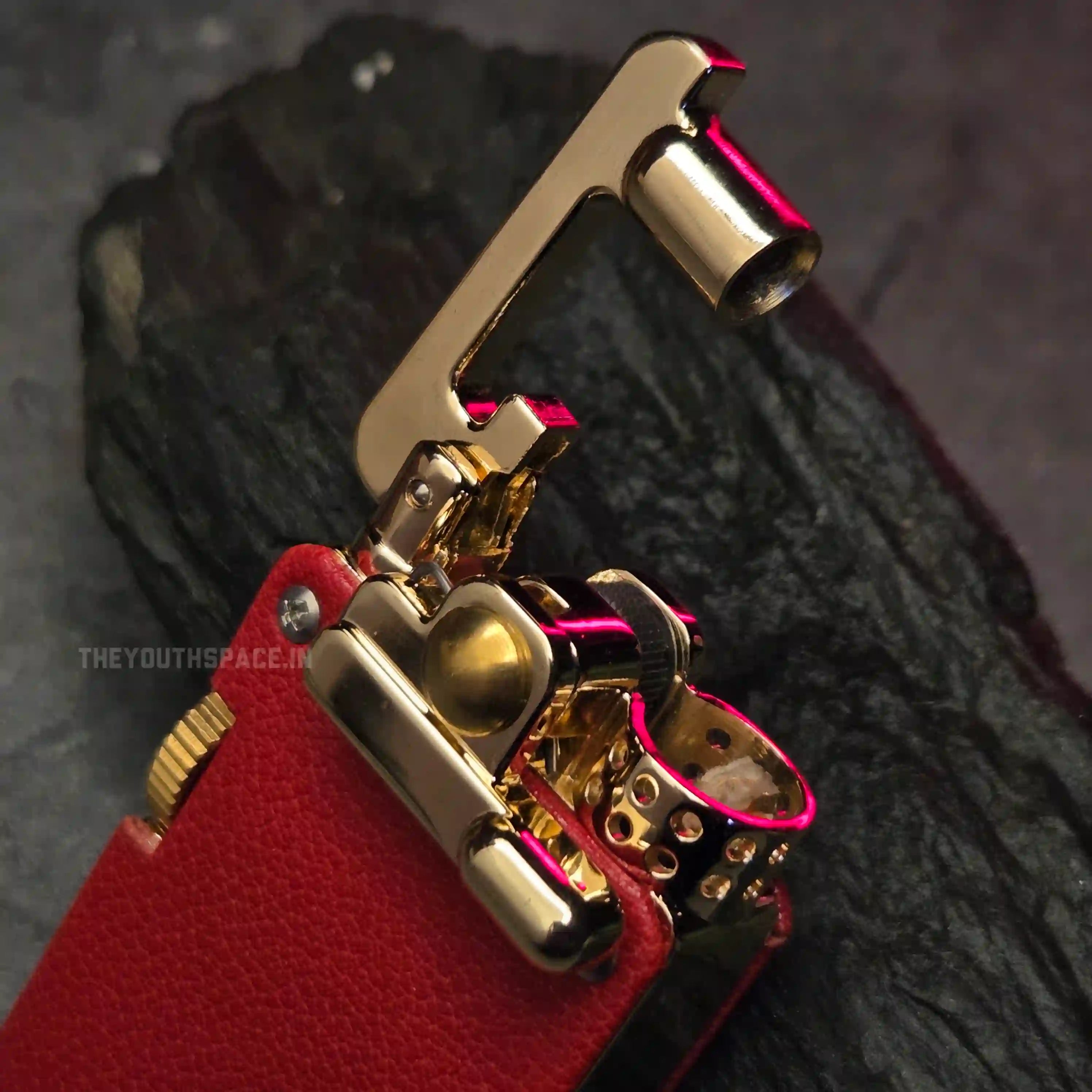 CHIEF 702 Carved Leather Rocker Arm Lighter