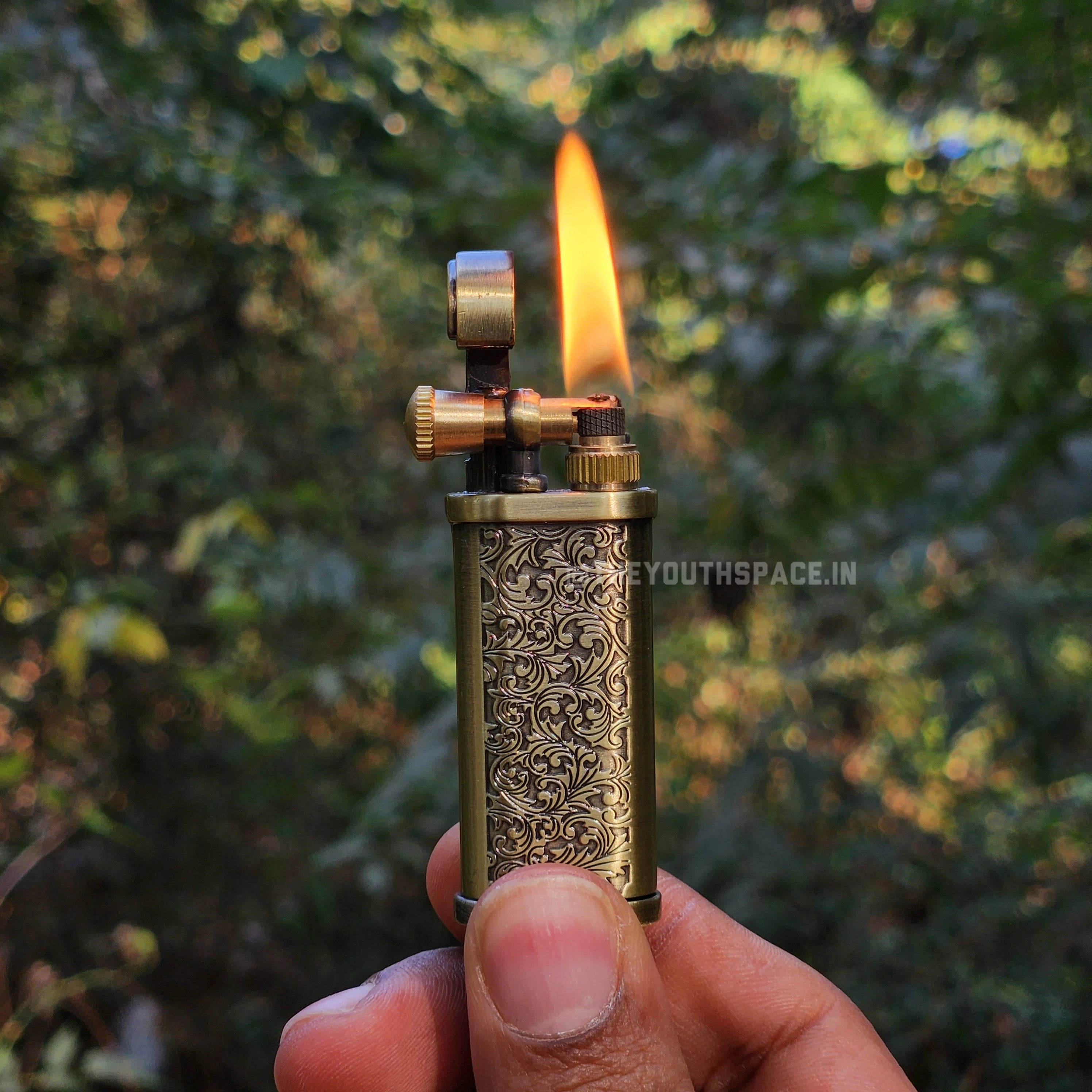 Vintage Intricate Design Lift Arm Metal Lighter