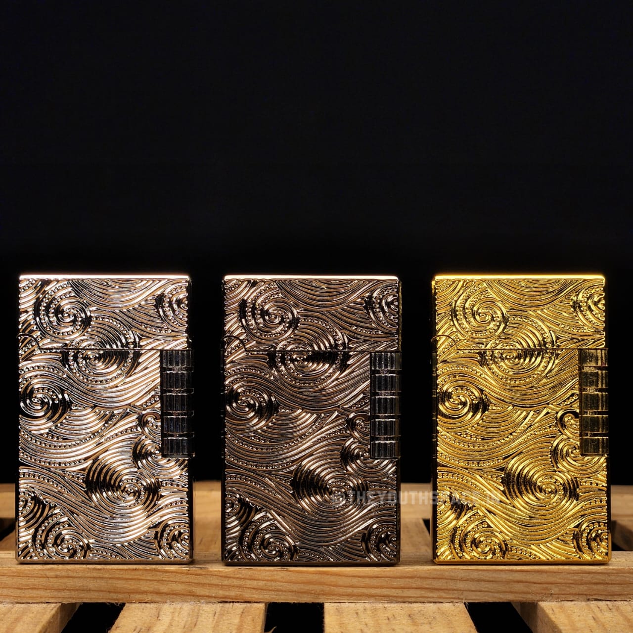 Classic Sleek Flint Wheel Lighter (Metallic)