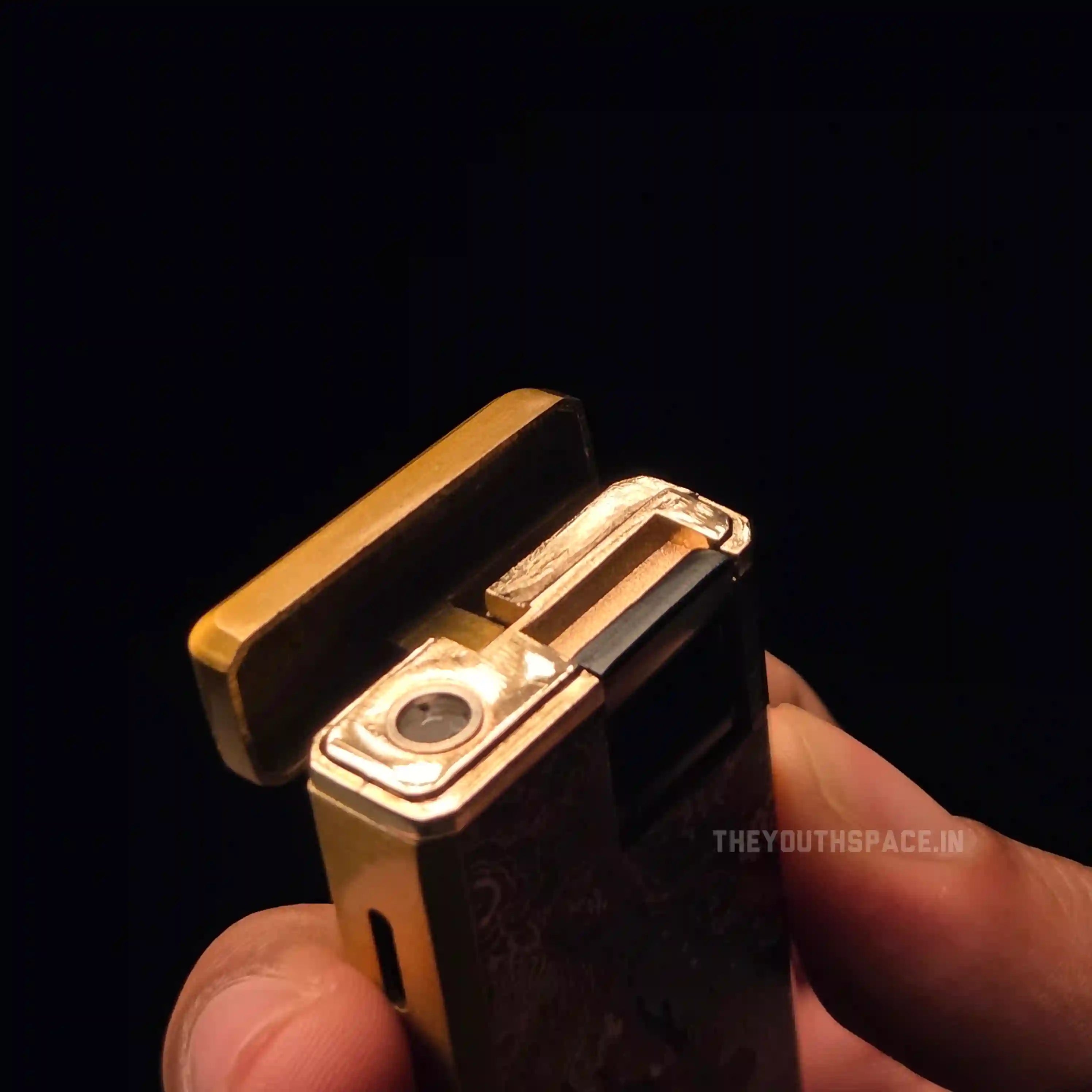 Gold Toned Relief Printed Dragon Red Flame Jet Lighter