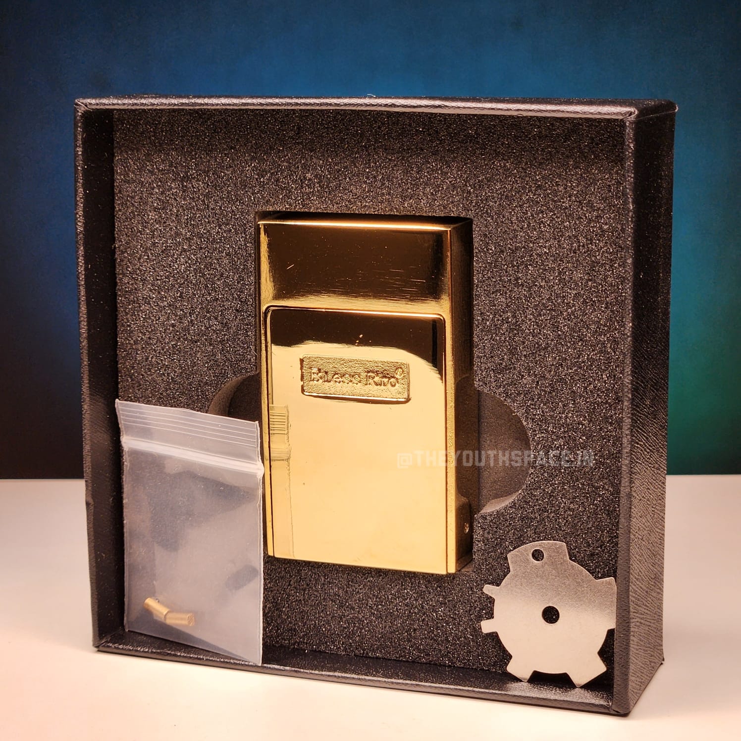 Retro Front-Flip Brass Lighter (Metallic)