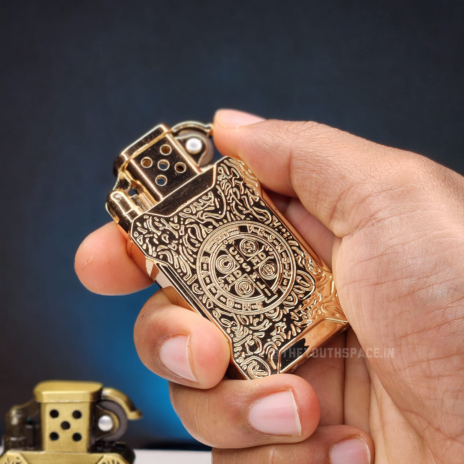 Engraved Flint Wheel Lighter (Metallic)