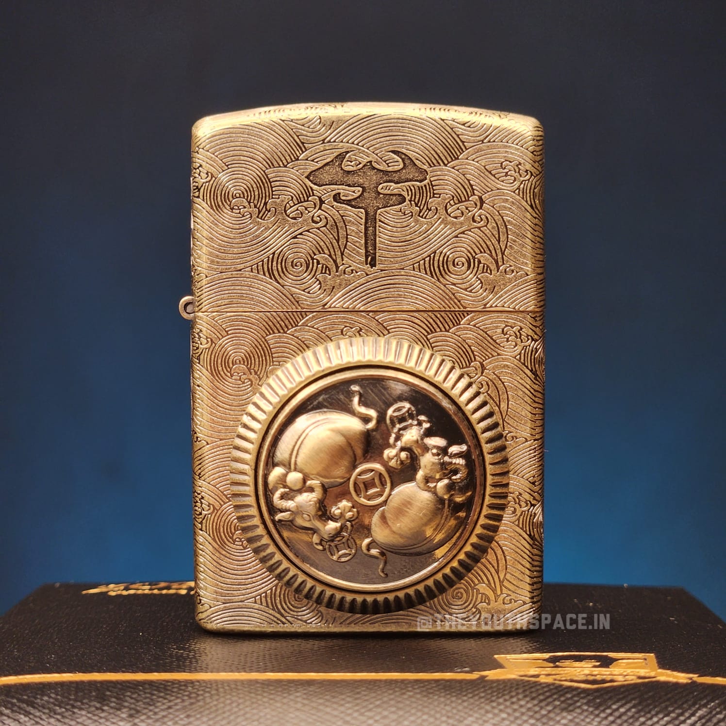 ZORRO ULTIMATE JUSTICE BRASS SPINNER BULL LIGHTER 2025