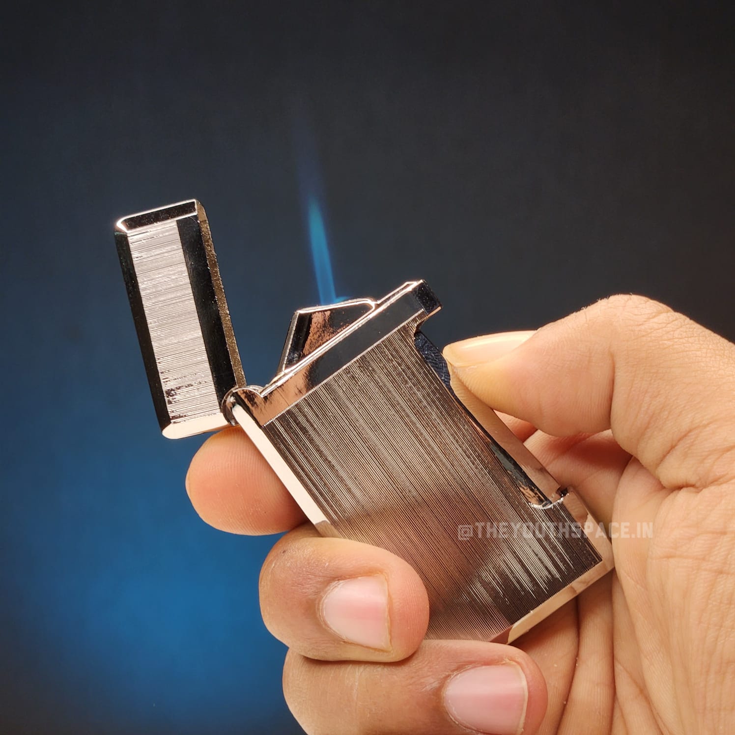 Sleek Textured Jet Flame Lighter (Metallic)