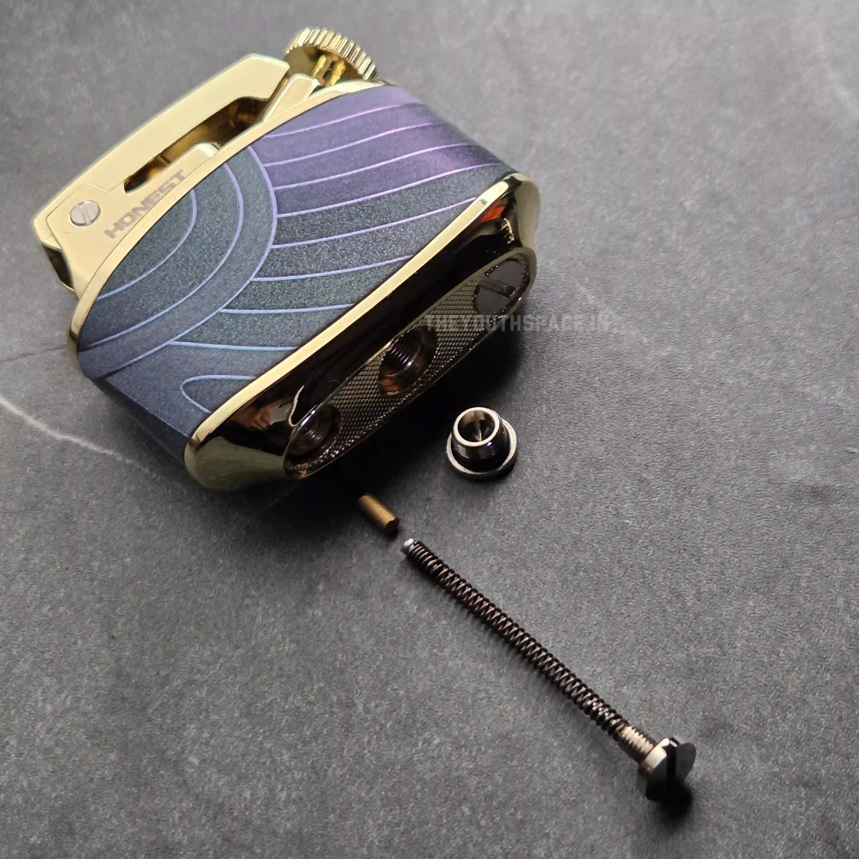 HONEST Golden Sturgeon Series Kerosene Lighter