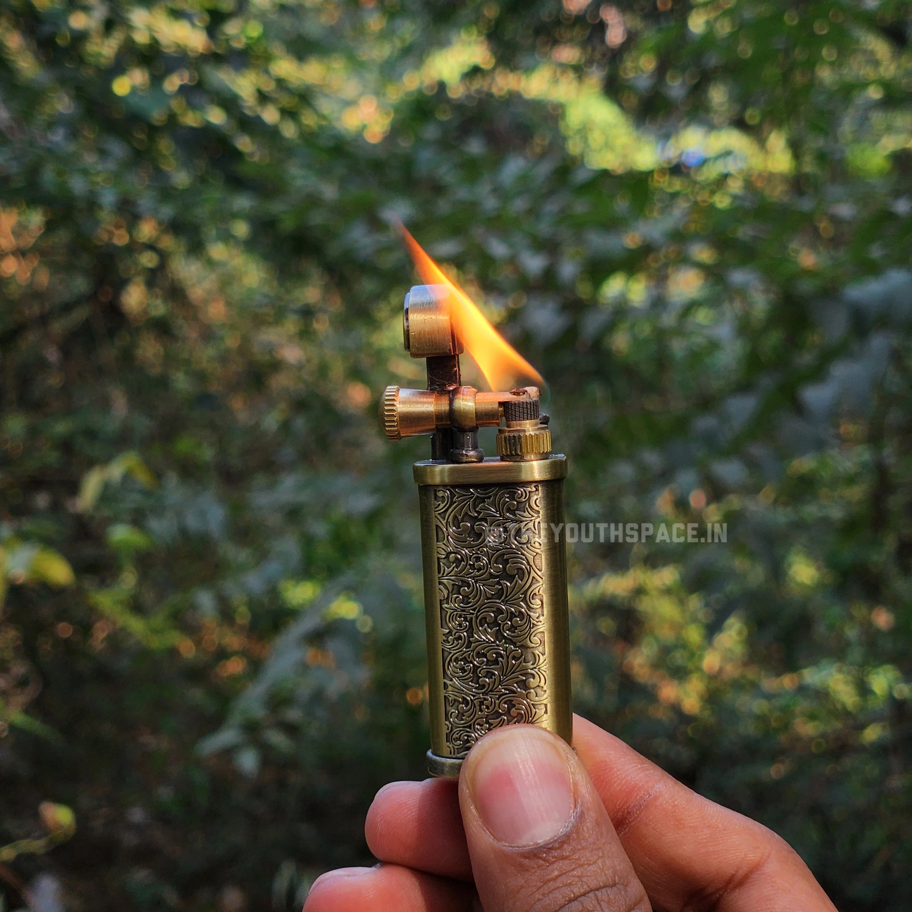 Vintage Intricate Design Lift Arm Metal Lighter