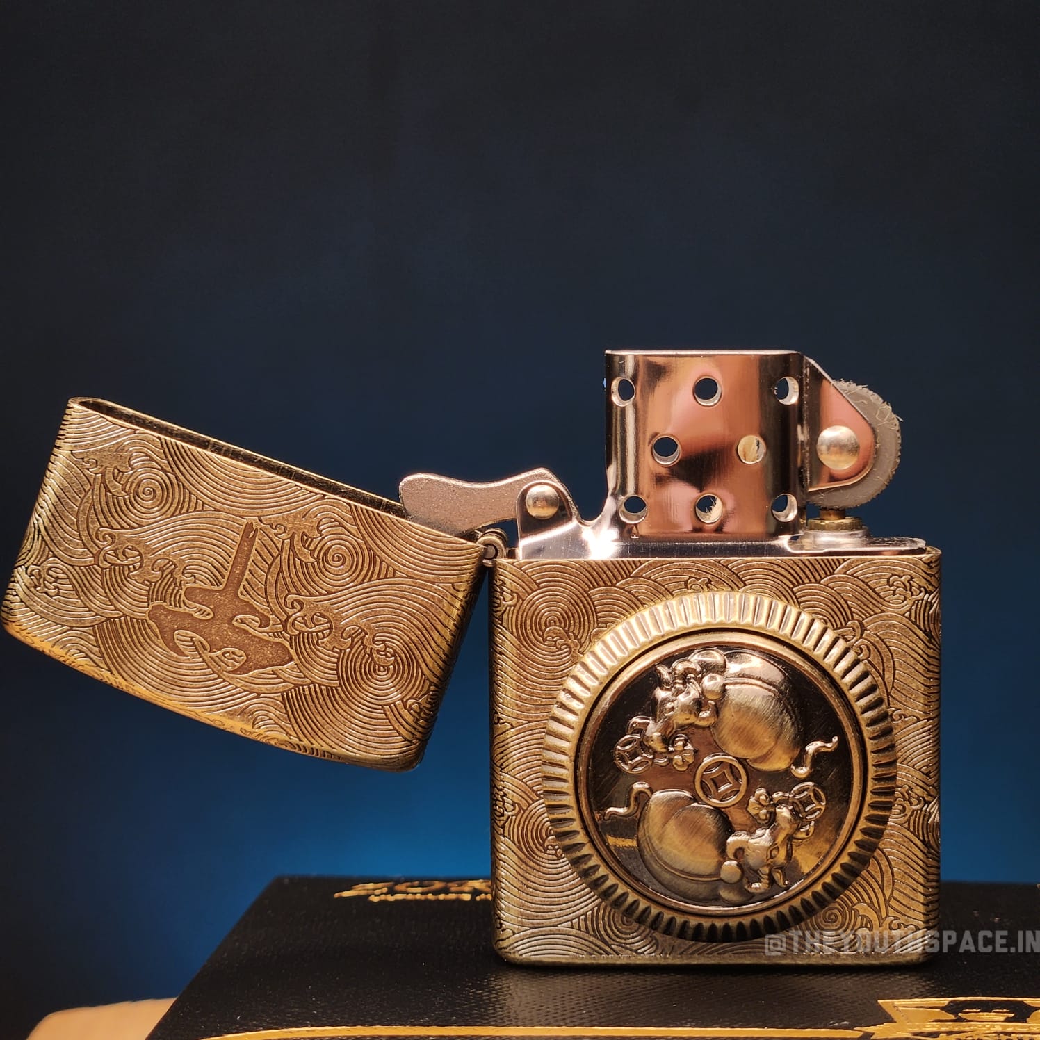 ZORRO ULTIMATE JUSTICE BRASS SPINNER BULL LIGHTER 2025