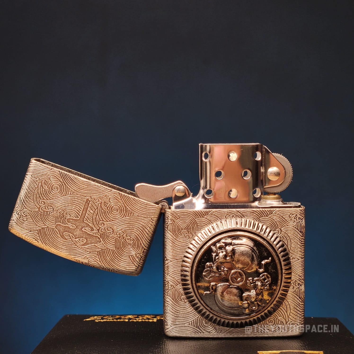 ZORRO ULTIMATE JUSTICE BRASS SPINNER BULL LIGHTER 2025