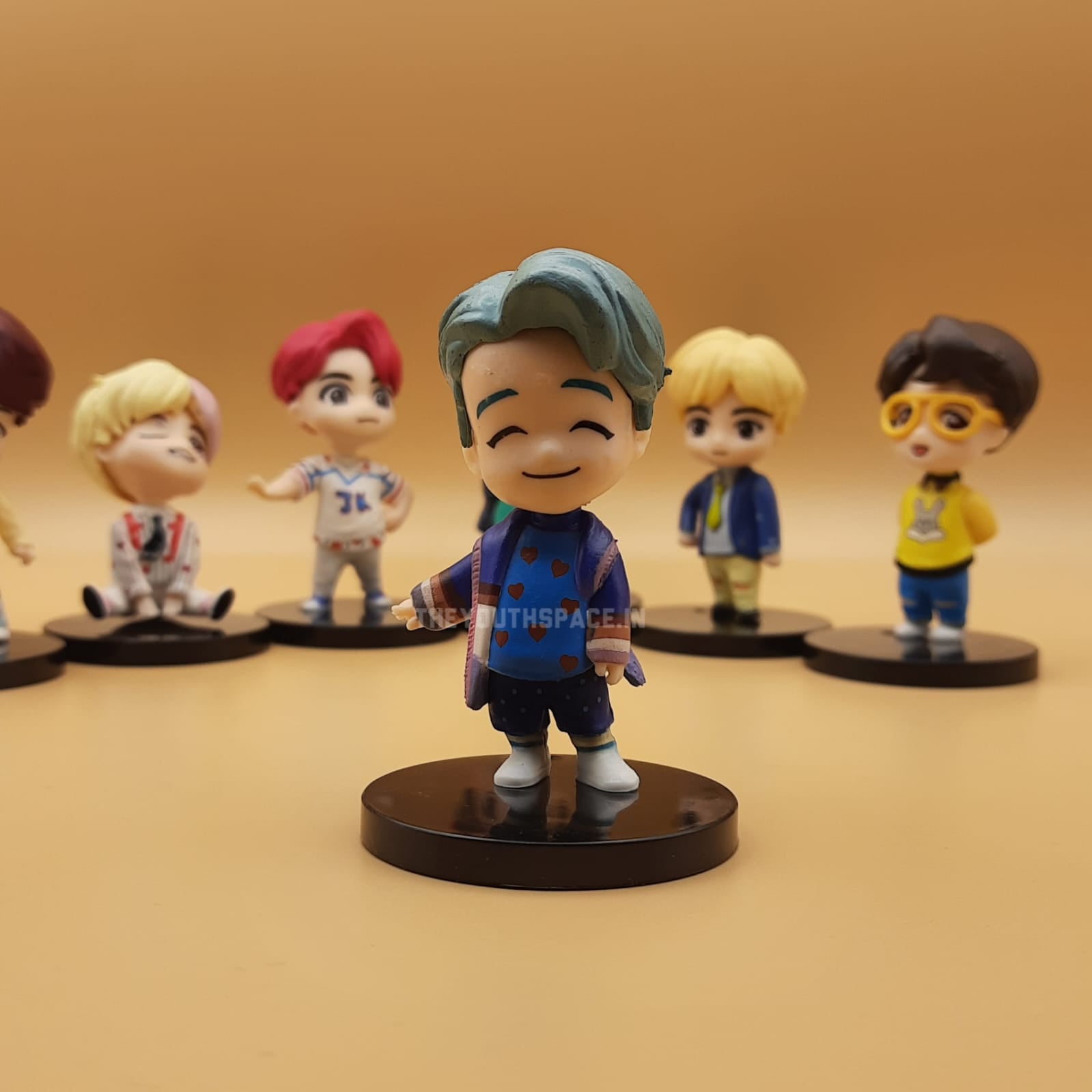 Tiny Tan Idol Set (Set of 7 Figurines)