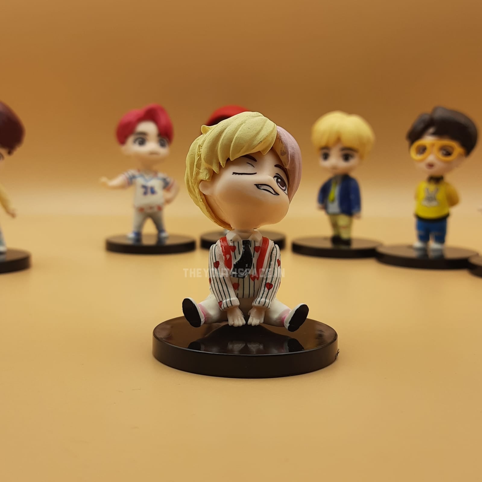 Tiny Tan Idol Set (Set of 7 Figurines)