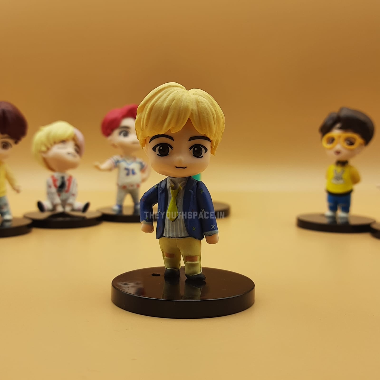 Tiny Tan Idol Set (Set of 7 Figurines)