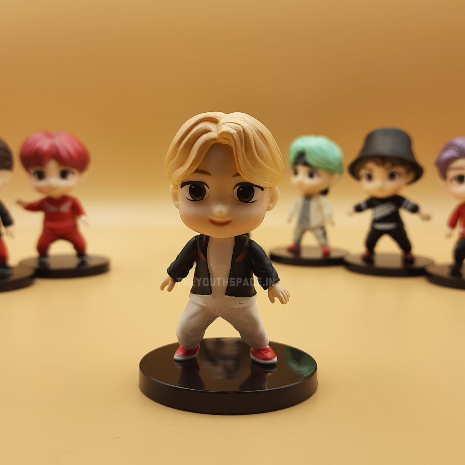 Tiny Tan Mic Drop Standing Set (Set of 7 Figurines)